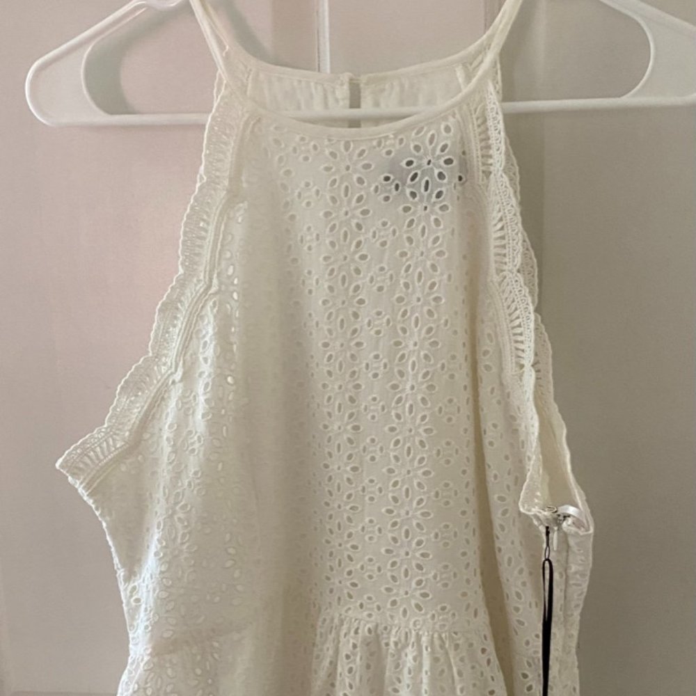 LuLu's White Sleeveless Top